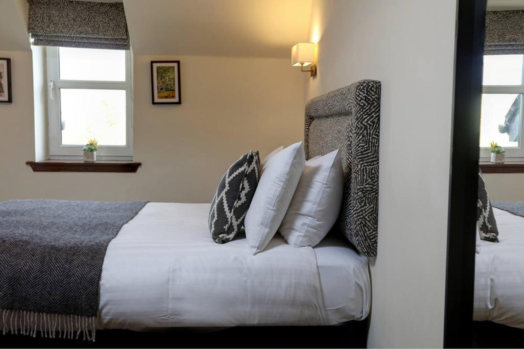 Best Western The Crianlarich Hotel Exterior foto